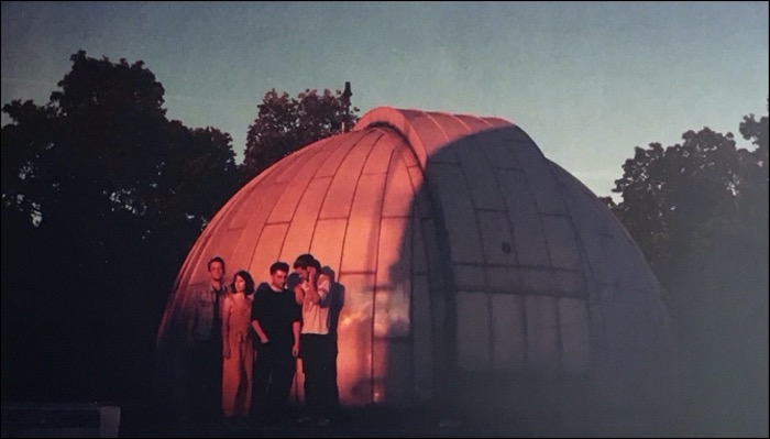 Still in the Woods haben das Album Flying Waves veröffentlicht